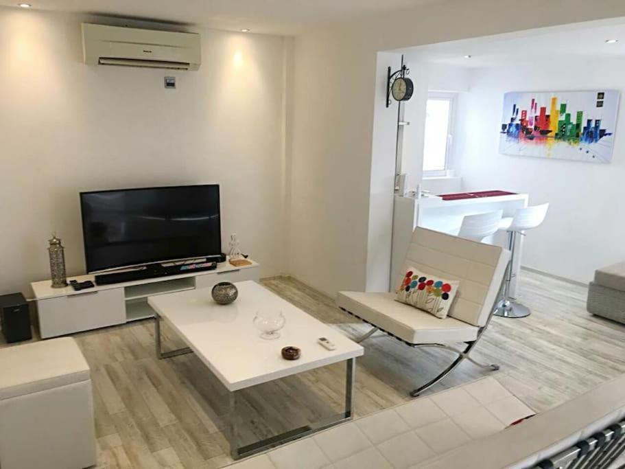 Lovely Two Bedrooms Apartment. Flic-en-Flacq Dış mekan fotoğraf