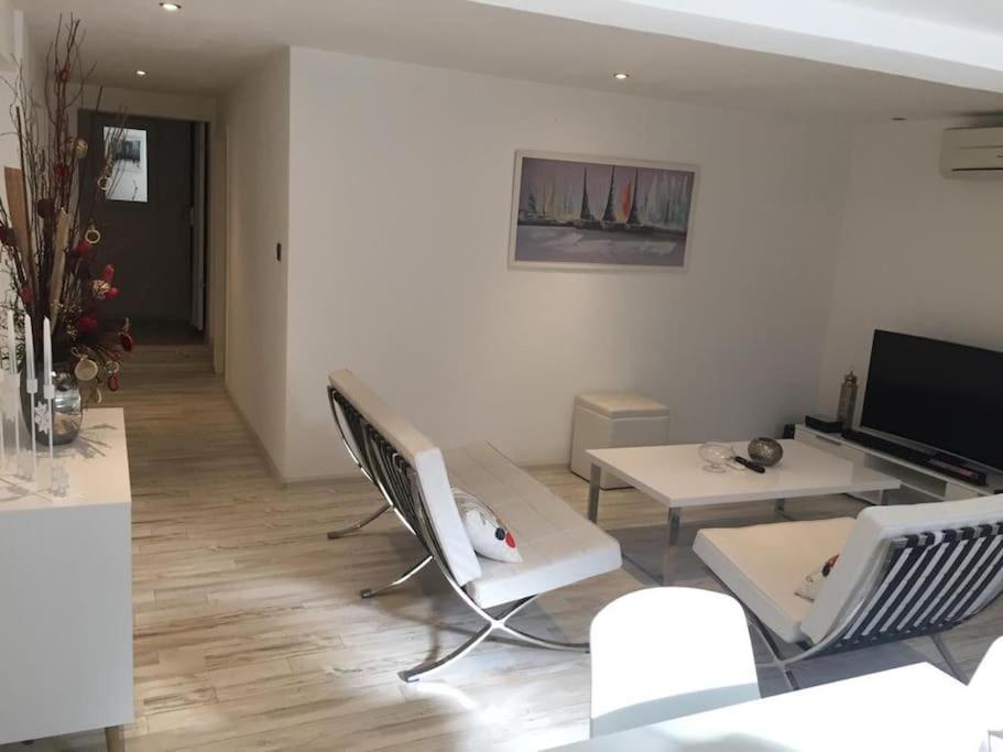 Lovely Two Bedrooms Apartment. Flic-en-Flacq Dış mekan fotoğraf