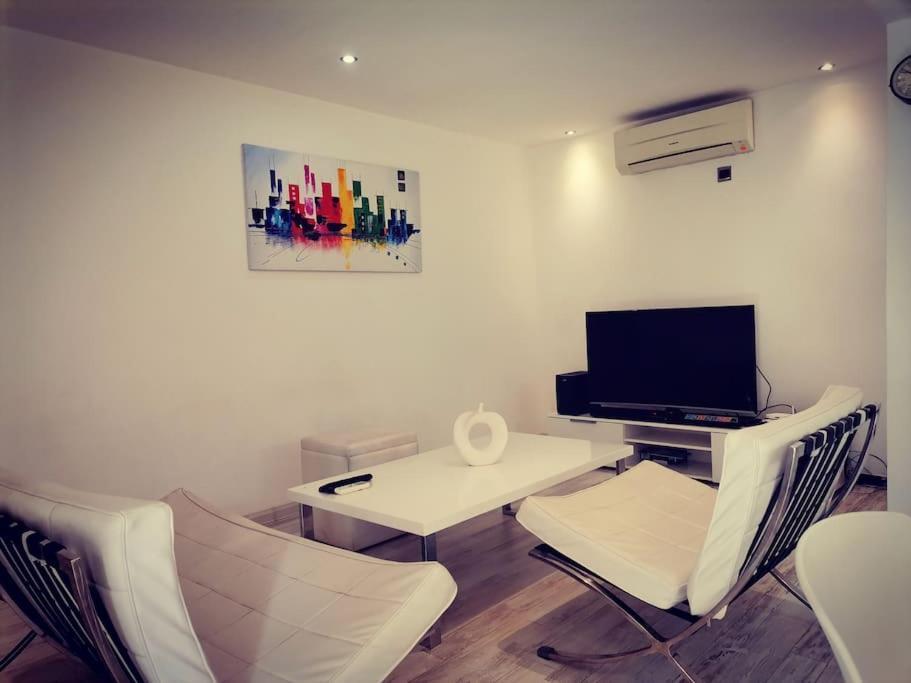 Lovely Two Bedrooms Apartment. Flic-en-Flacq Dış mekan fotoğraf